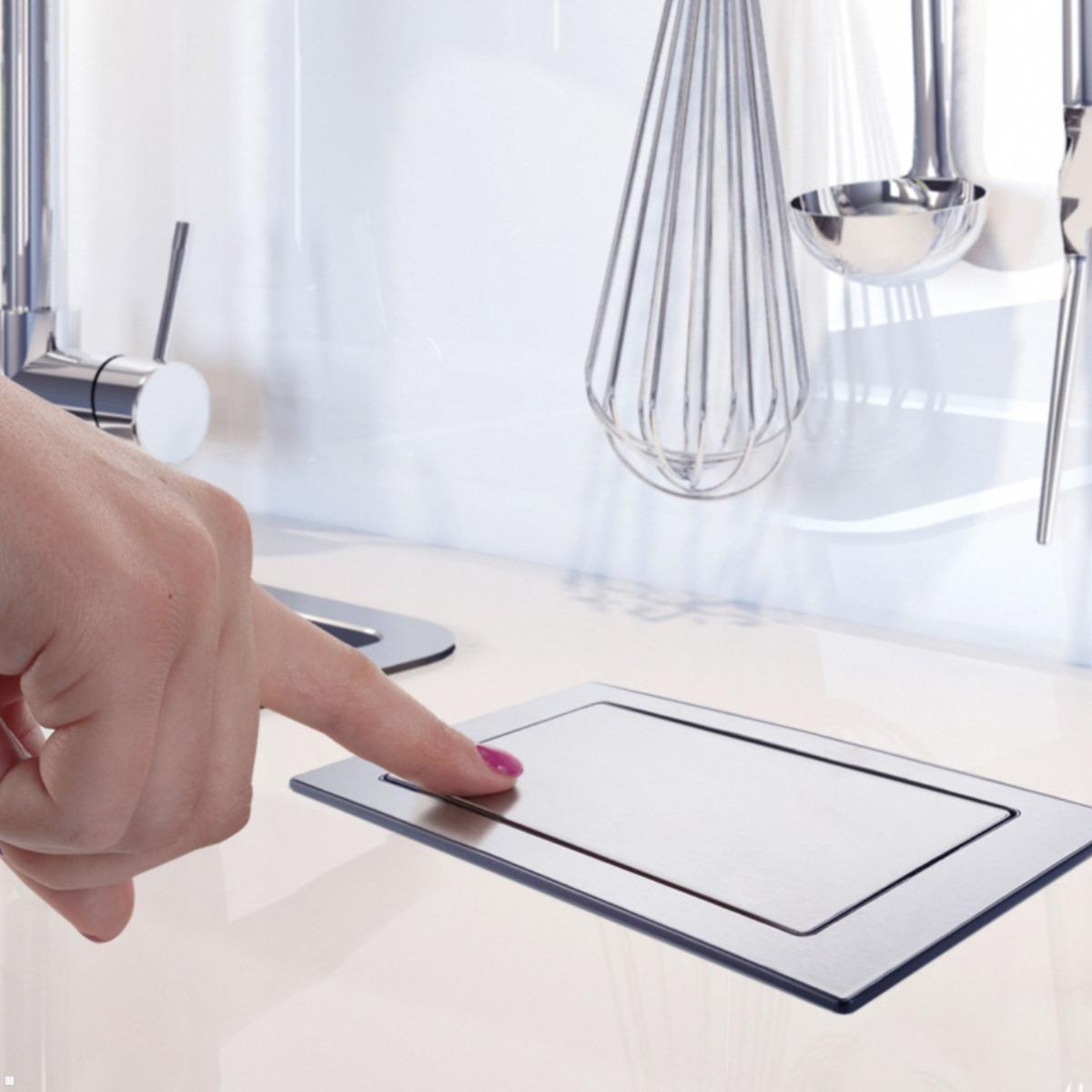 EVOLine BackFlip Cuisine 2x Steckdose mit USB-C Charger, einfaches Öffnen