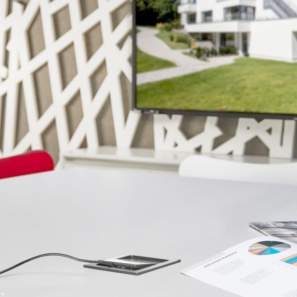 EVOline Port Push 2-fach Einbausteckdose, 2x USB, Zustand geschlossen 