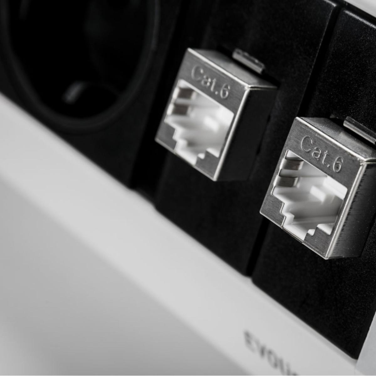 EVOline Dock Data small Tischanschlussfeld 3-fach Steckdose mit Zwinge, Cat6 EVOline Dock Data small Tischanschlussfeld 3-fach Steckdose mit Zwinge, Cat6
