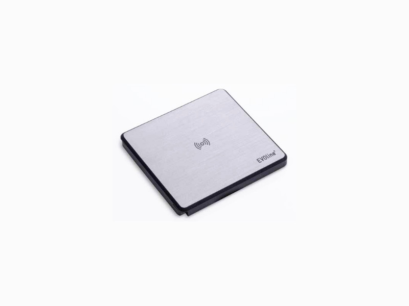 EVOline Square80 Qi-Version 1x Schuko, USB, CAT6 Buchse geschlossen EVOline Square80 Qi-Version 1x Schuko, USB, CAT6 Buchse geschlossen