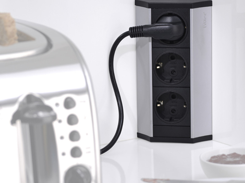 EVOline V-Dock Cuisine 3-fach Steckdosenleiste für Ecken in Küche oder Bad, silber EVOline V-Dock Cuisine 3-fach Steckdosenleiste für Ecken in Küche oder Bad, silber